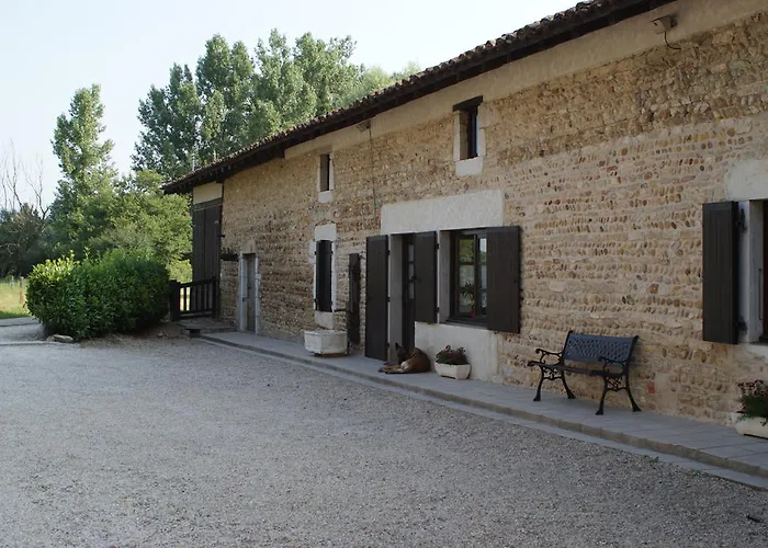 לינה וארוחת בוקר Le Moulin De Champagne