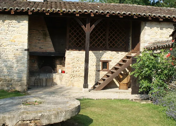 לינה וארוחת בוקר Le Moulin De Champagne 3*